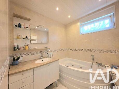 Maison - 96 m² - 5 pièces