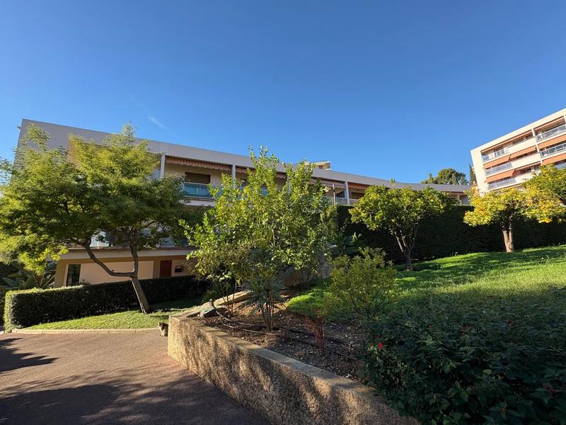 Appartement - 77 m² - 3 pièces