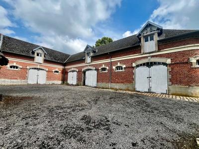 Maison - 335 m² - 10 pièces