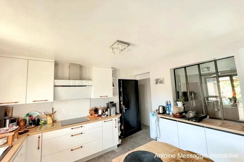 Maison - 163 m² - 9 pièces