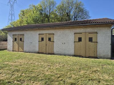 Garage - 90 m²