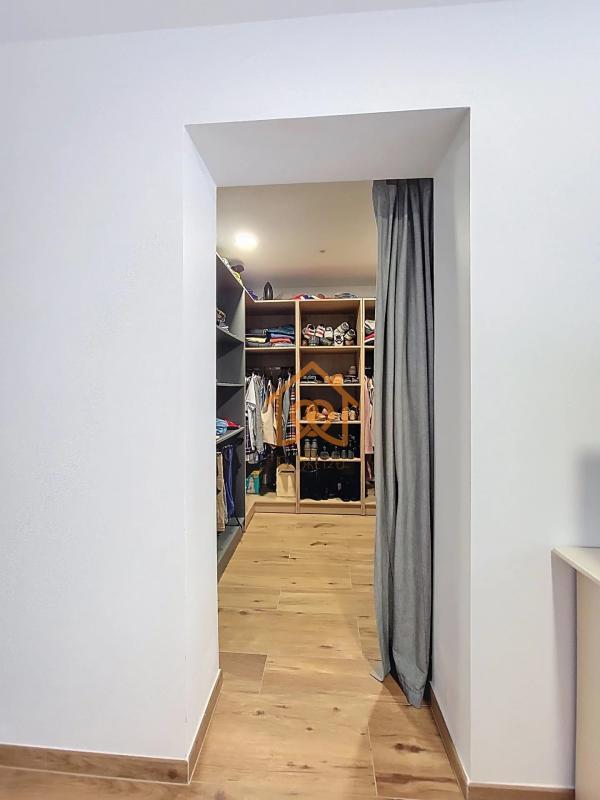 Corps de ferme - 250 m² - 10 pièces