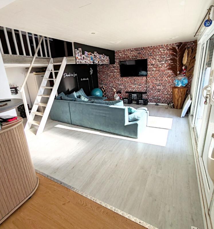 Maison - 275 m² - 10 pièces