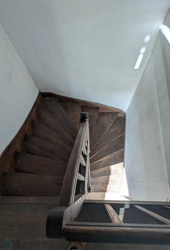 Maison - 335 m² - 15 pièces