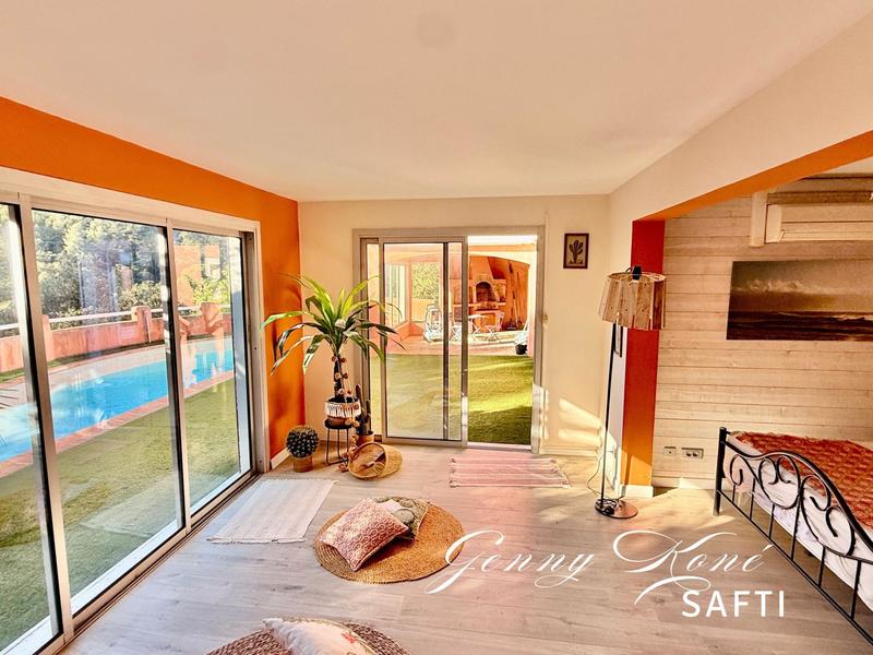 Maison - 198 m² - 7 pièces