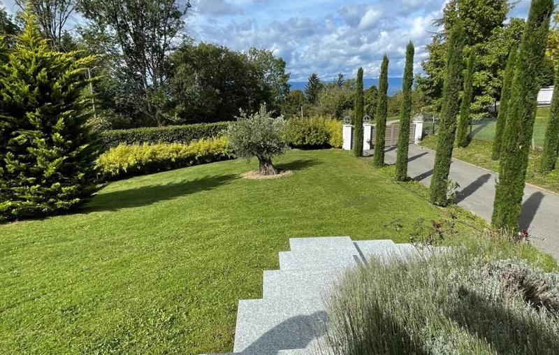 Propriété - 298 m² - 7 pièces