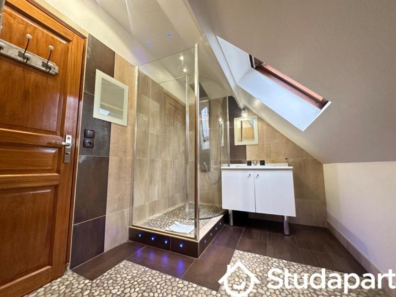 Chambre - 50 m² - 1 pièce