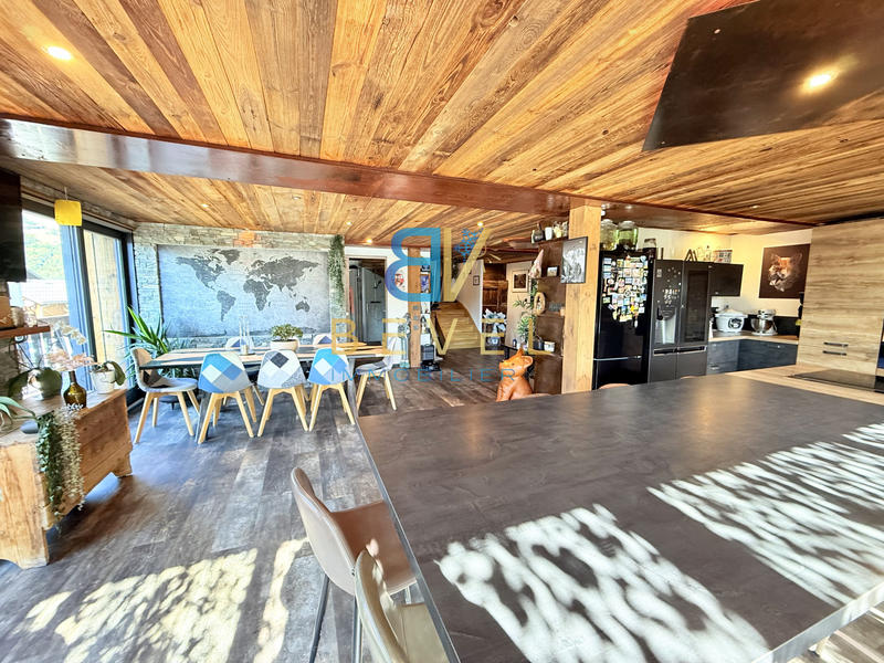 Châlet - 160 m² - 8 pièces