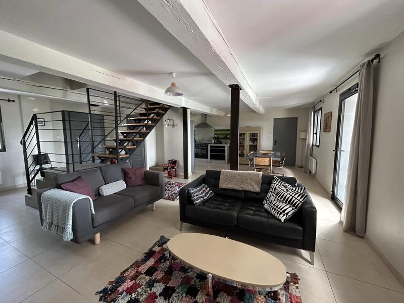 Propriété - 900 m² - 26 pièces