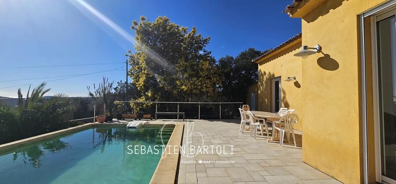 Maison - 135 m² - 6 pièces