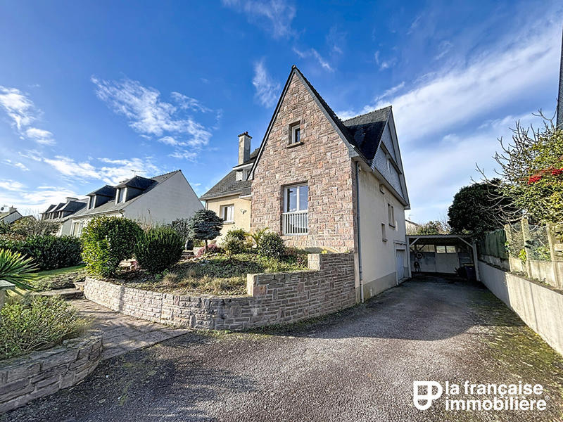 Maison - 218 m² - 8 pièces