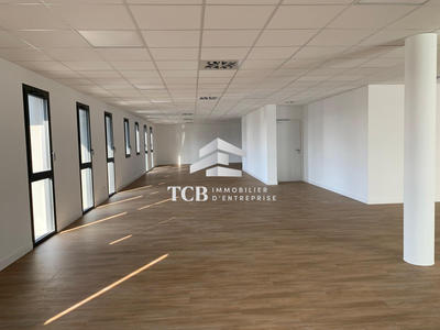Bureau - 305 m²