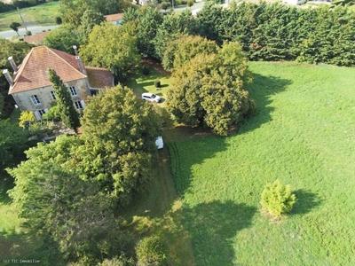 Maison - 230 m² - 8 pièces