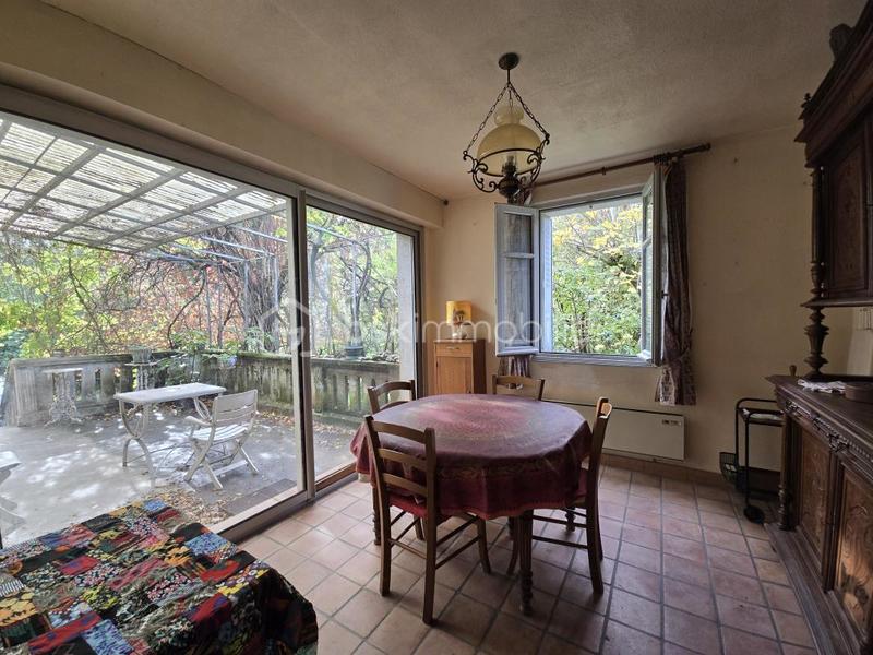 Propriété - 174 m² - 9 pièces