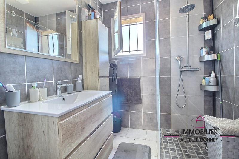 Maison - 104 m² - 5 pièces