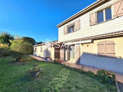 Maison - 185 m² - 8 pièces