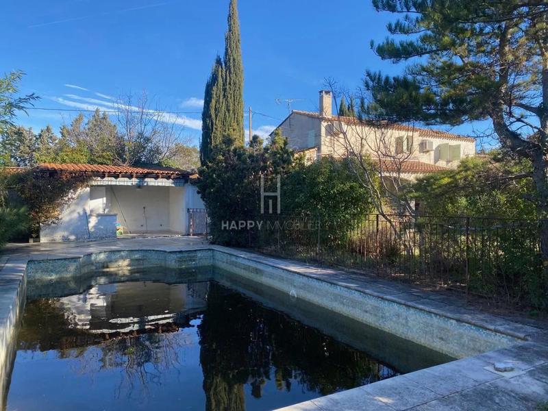 Maison - 265 m² - 12 pièces