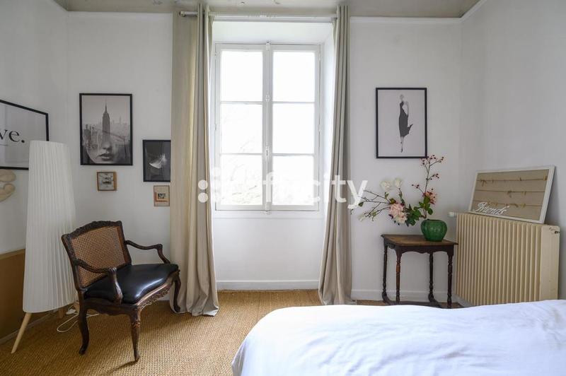 Maison - 434 m² - 16 pièces