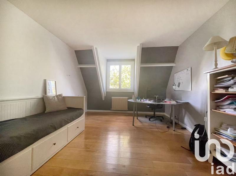 Maison - 182 m² - 7 pièces