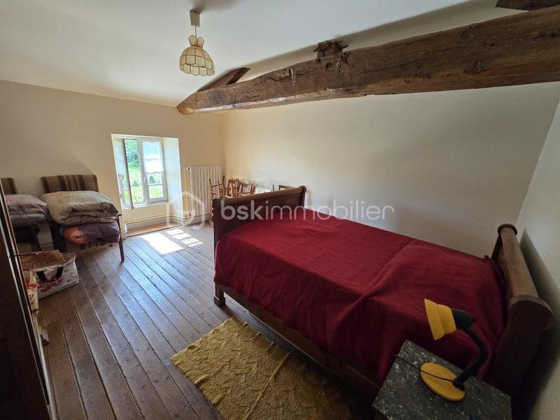 Maison ancienne - 337 m² - 4 pièces