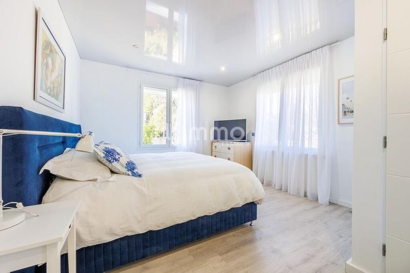 Maison - 250 m² - 7 pièces