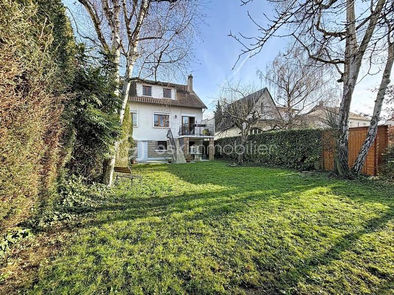 Maison - 248 m² - 11 pièces