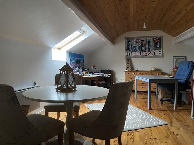 Maison traditionnelle - 220 m² - 10 pièces