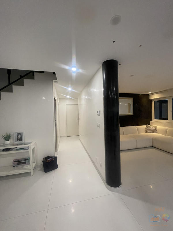 Maison - 180 m² - 5 pièces