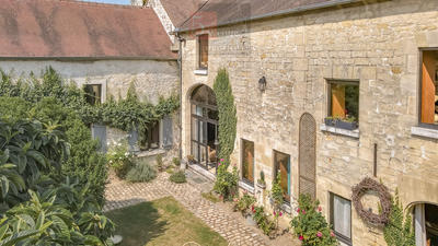 Maison - 550 m² - 15 pièces