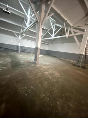 Local commercial - 874 m²