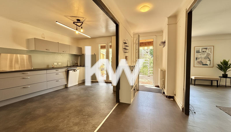 Maison - 159 m² - 6 pièces