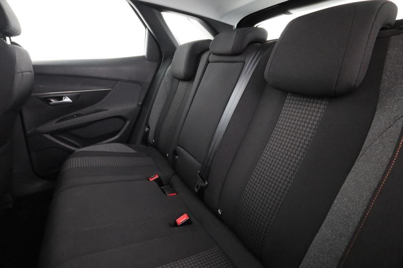 Peugeot 3008 1.5 Blue-HDi Active Business Eat8 130 ch