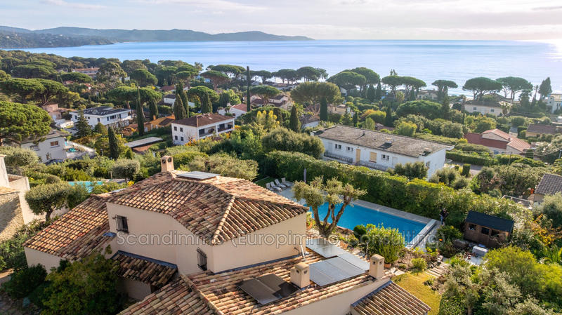 Maison - 180 m² - 5 pièces