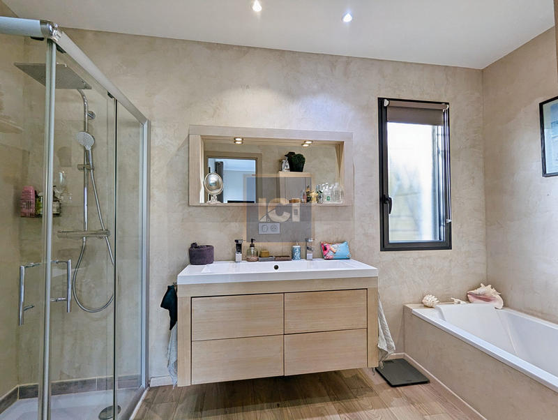 Villa - 164 m² - 5 pièces