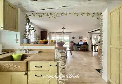 Villa - 202 m² - 8 pièces