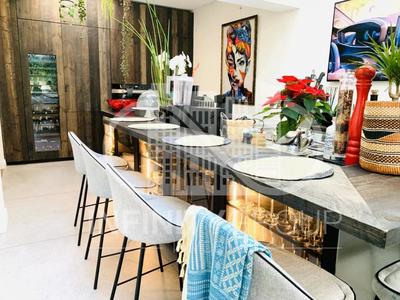 Maison de ville - 180 m² - 4 pièces