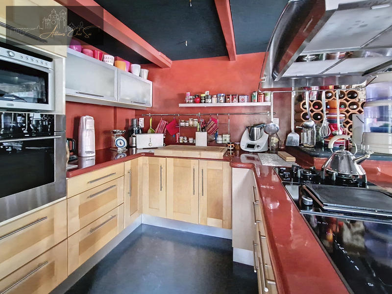 Maison - 272 m² - 6 pièces