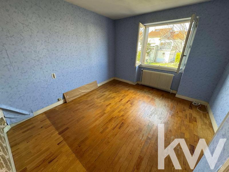 Maison - 268 m² - 9 pièces