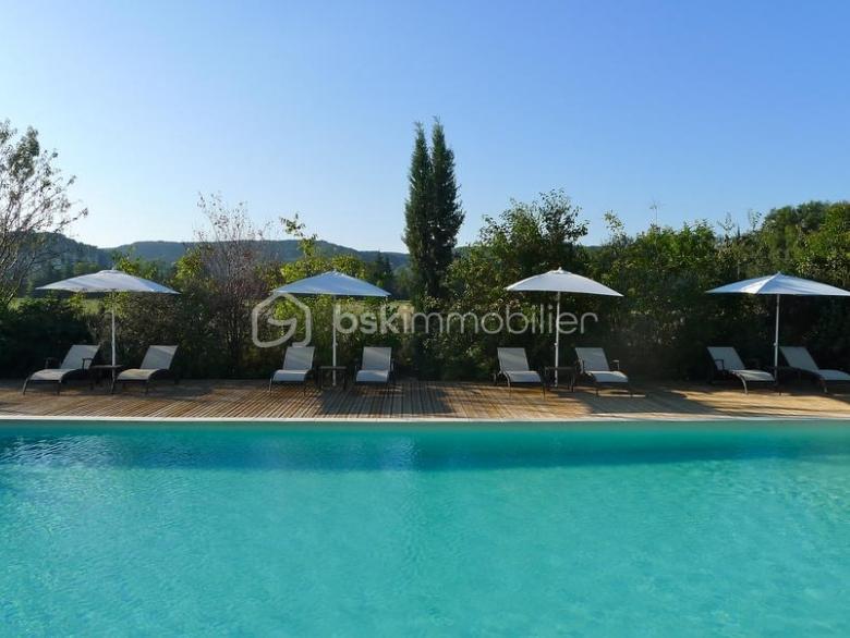 Mas - 545 m² - 18 pièces