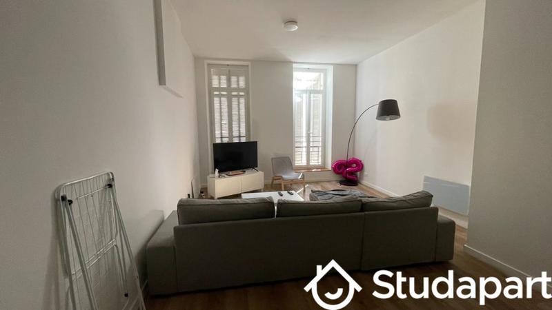 Chambre - 80 m² - 1 pièce