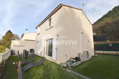 Villa - 105 m² - 4 pièces