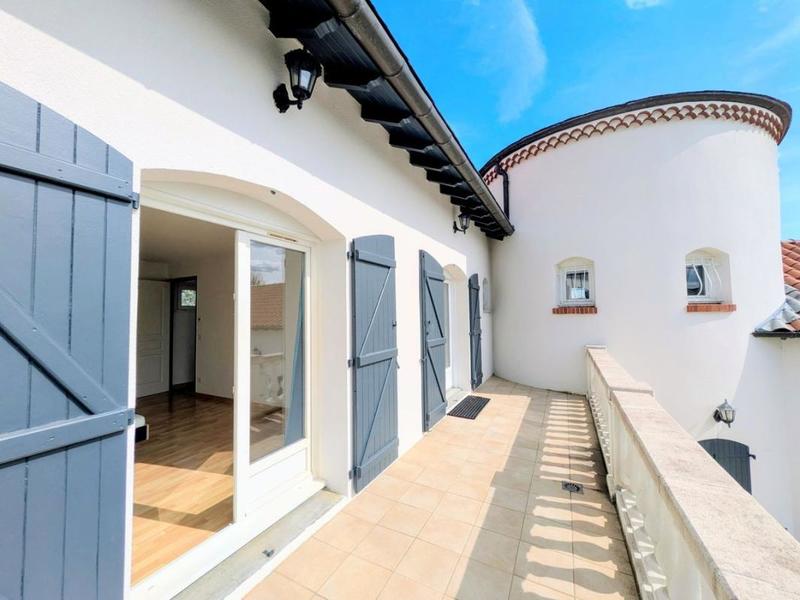 Maison - 280 m² - 7 pièces