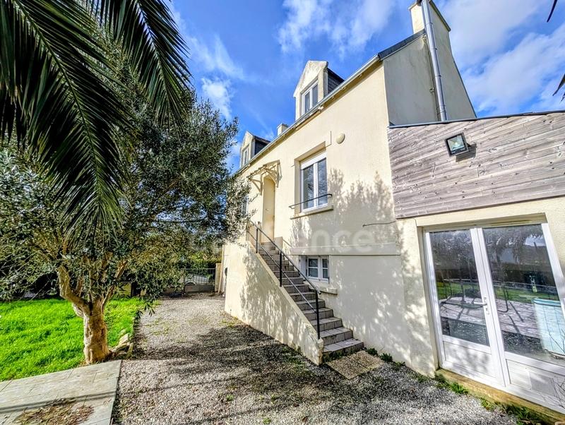 Maison - 106 m² - 5 pièces