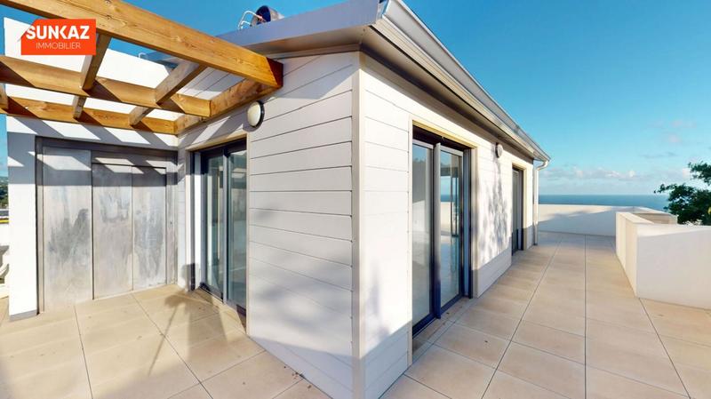 Appartement - 98 m² - 4 pièces