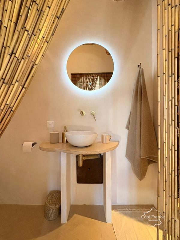 Villa - 239 m² - 9 pièces