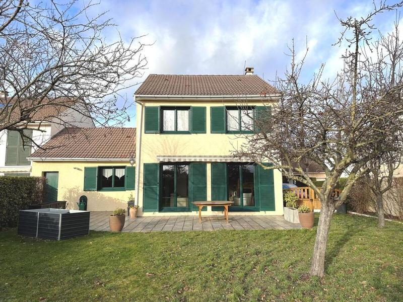 Maison - 111 m² - 6 pièces