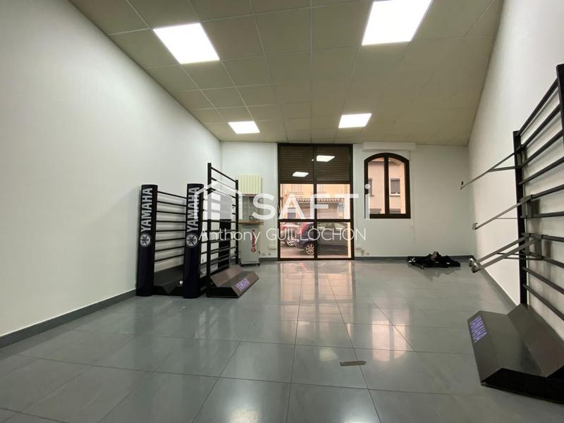 Local commercial - 638 m² - 8 pièces