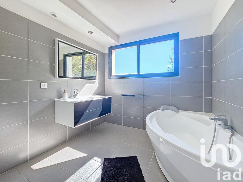 Maison - 185 m² - 7 pièces