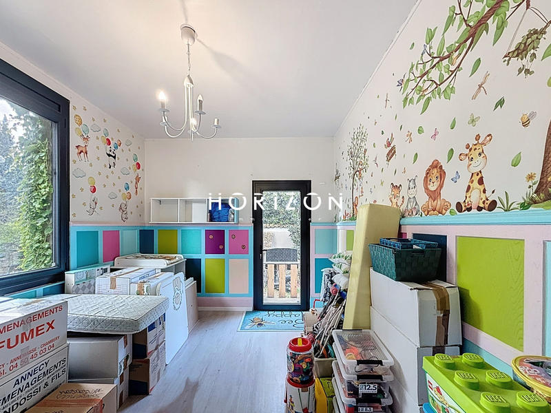 Maison - 202 m² - 7 pièces