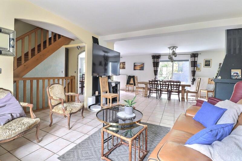 Maison traditionnelle - 131 m² - 7 pièces